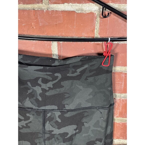 Lululemon Women’s Align High Rise Leggings Size 8 Green Camo 30” Inseam - Picture 6 of 8